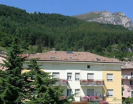 Hotel Martinelli Ronzo-Chienis Kültér fotó
