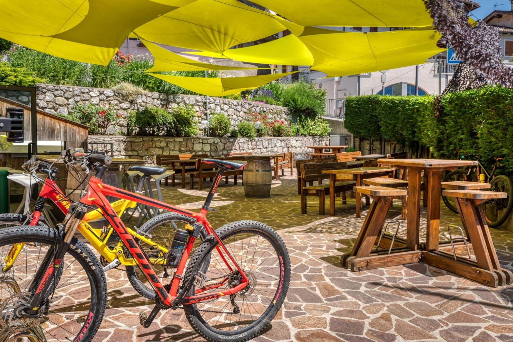 Hotel Martinelli Ronzo-Chienis Kültér fotó