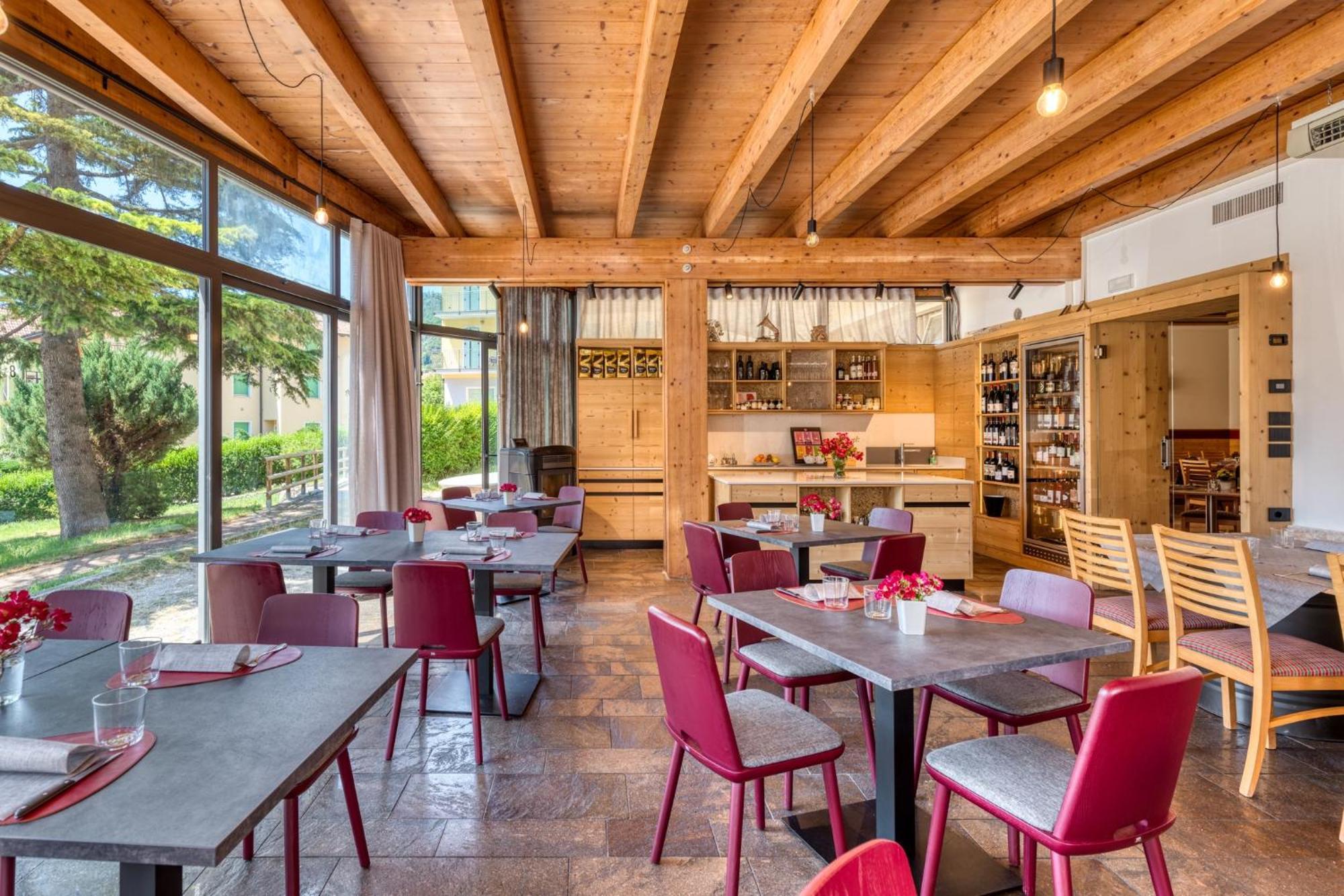 Hotel Martinelli Ronzo-Chienis Kültér fotó