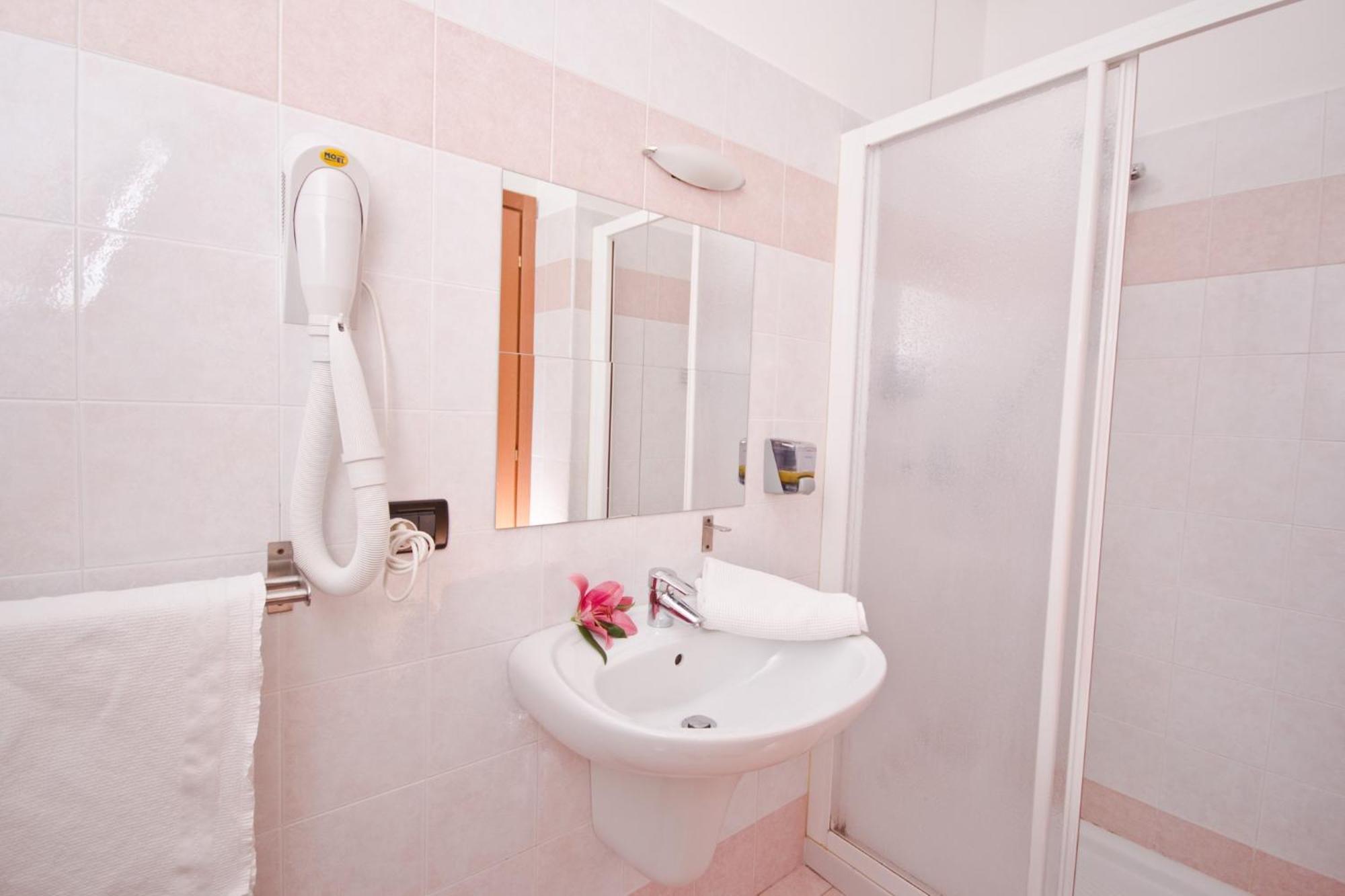 Hotel Martinelli Ronzo-Chienis Szoba fotó