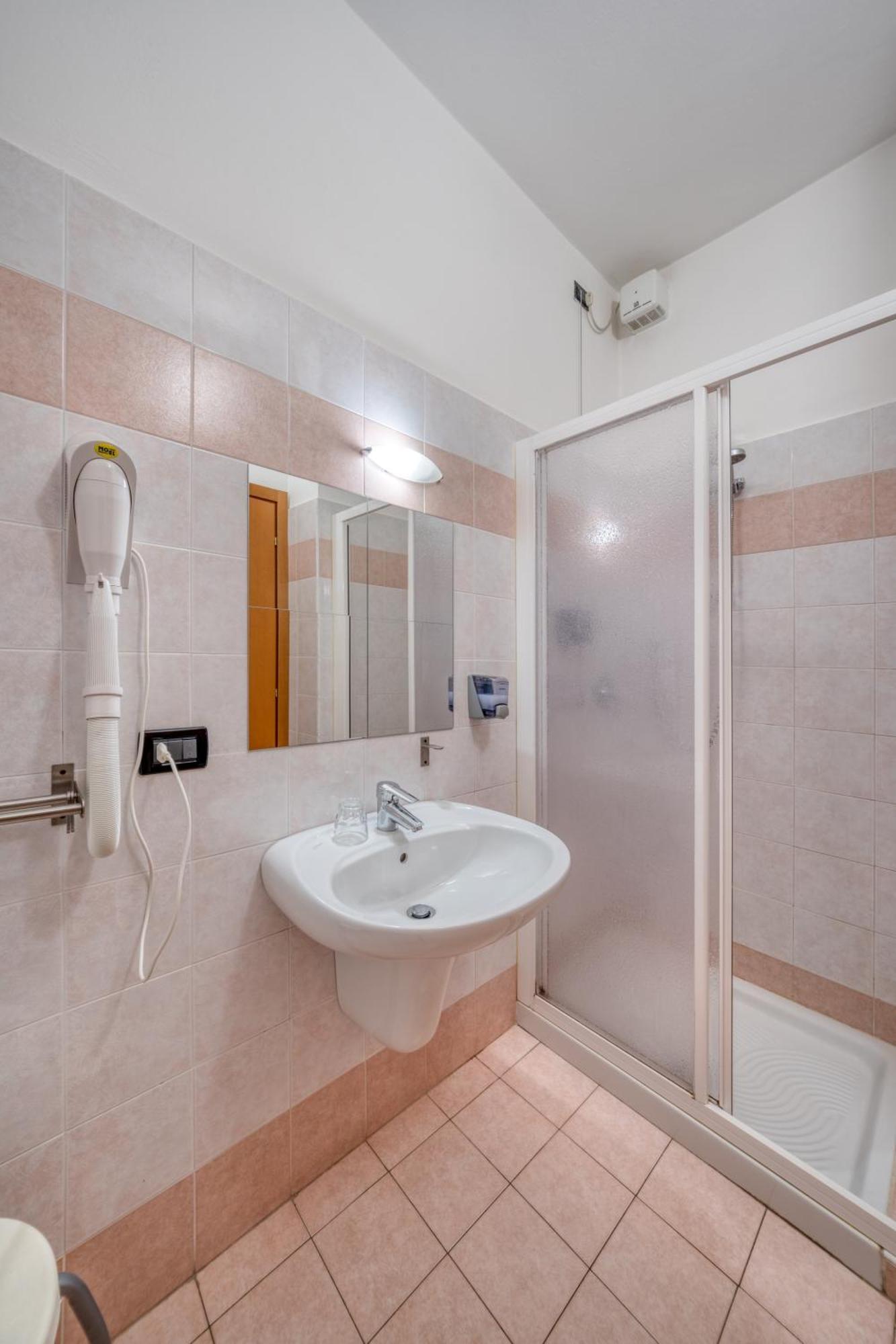 Hotel Martinelli Ronzo-Chienis Szoba fotó