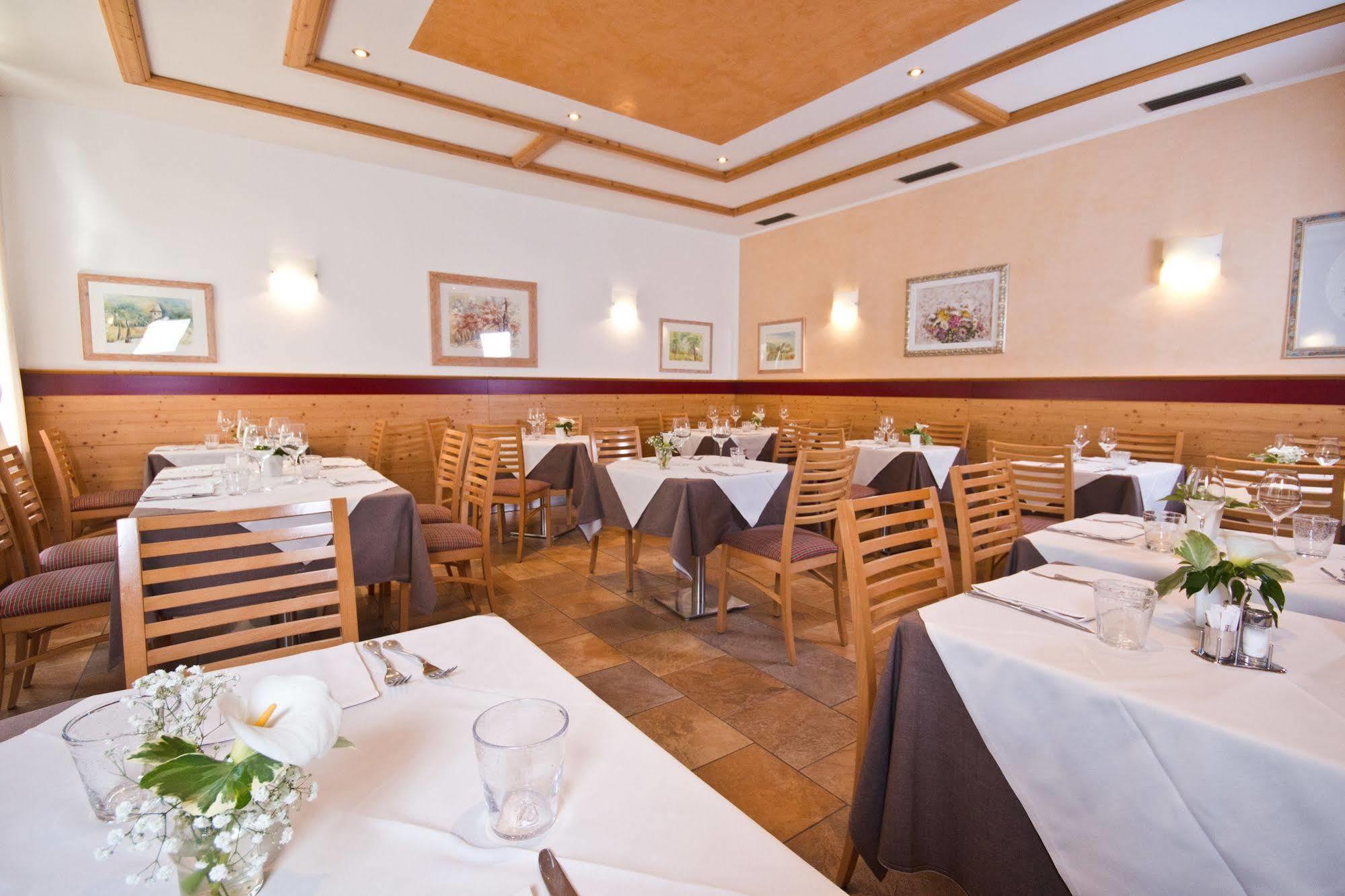 Hotel Martinelli Ronzo-Chienis Kültér fotó