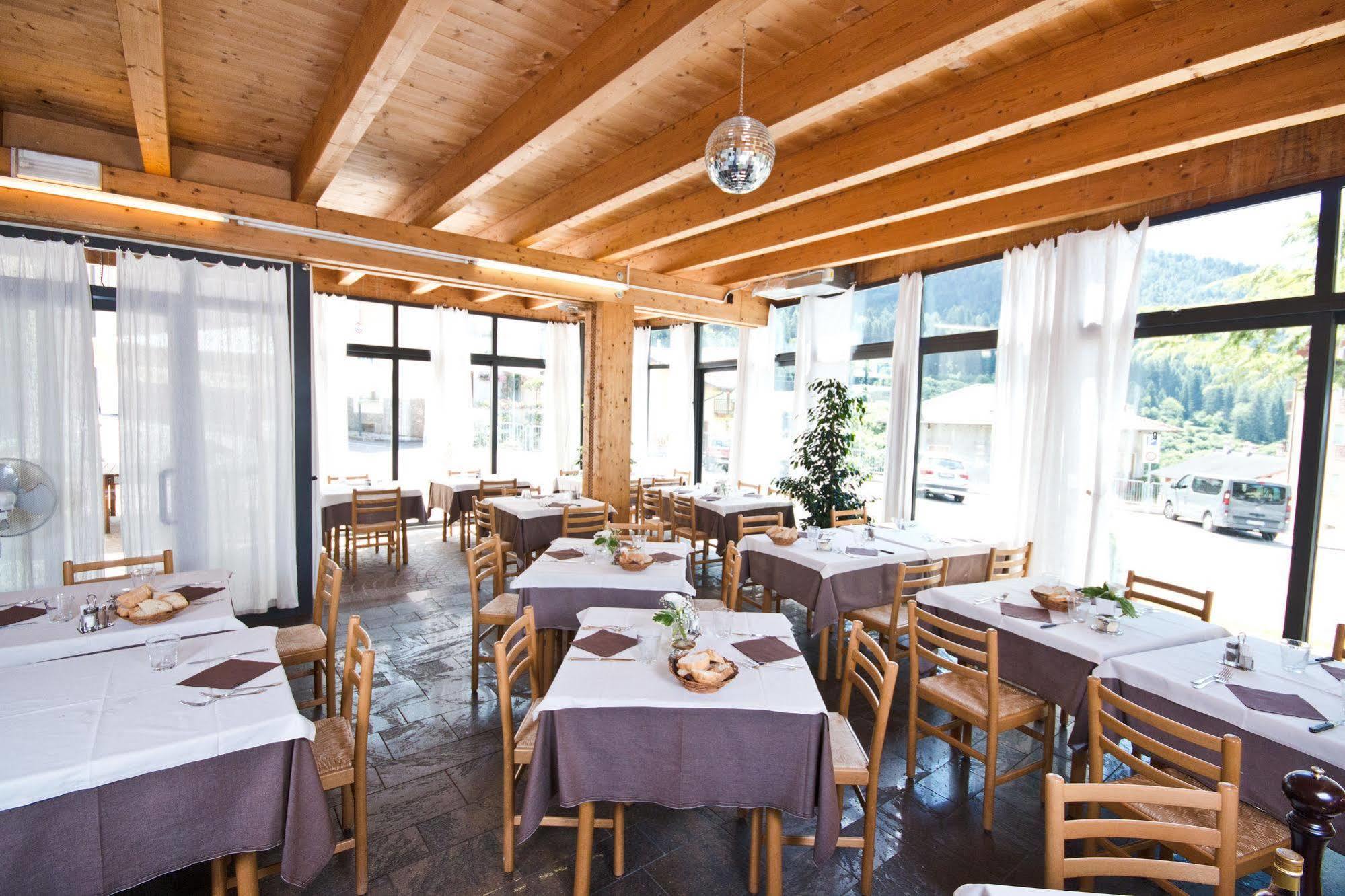 Hotel Martinelli Ronzo-Chienis Kültér fotó