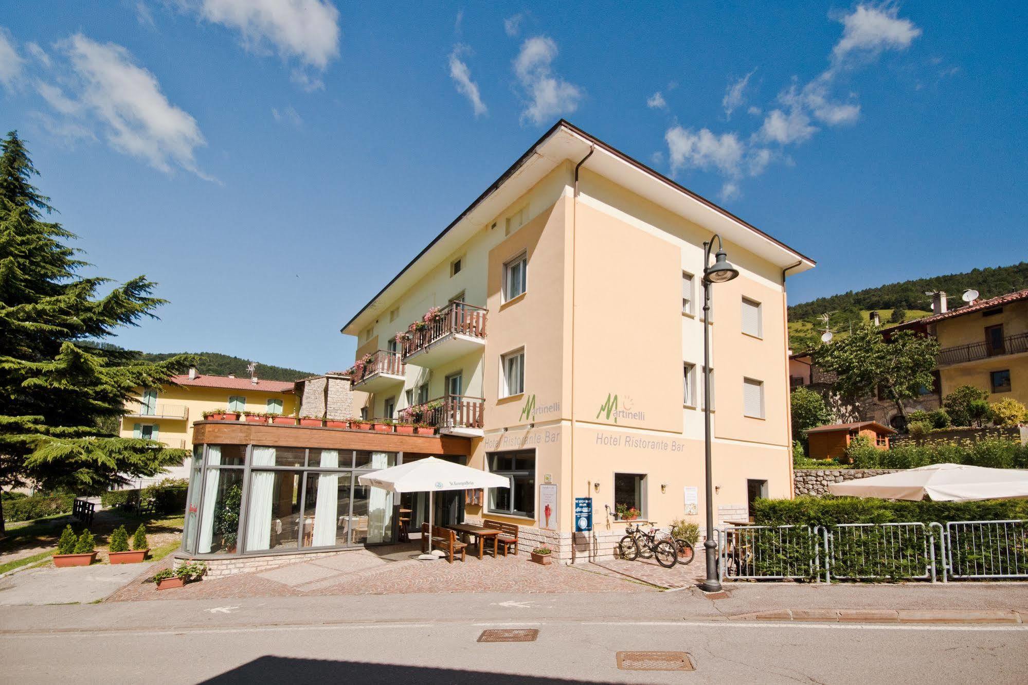 Hotel Martinelli Ronzo-Chienis Kültér fotó