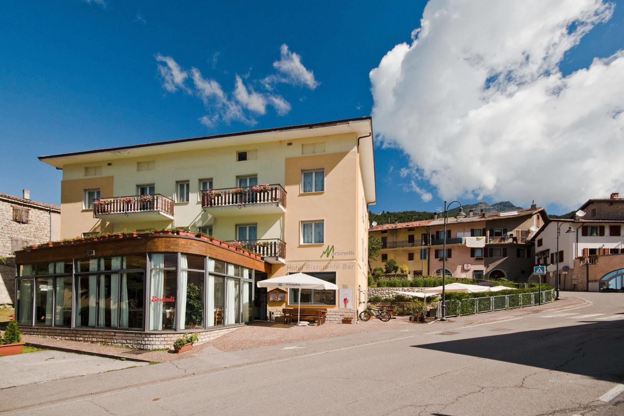 Hotel Martinelli Ronzo-Chienis Kültér fotó