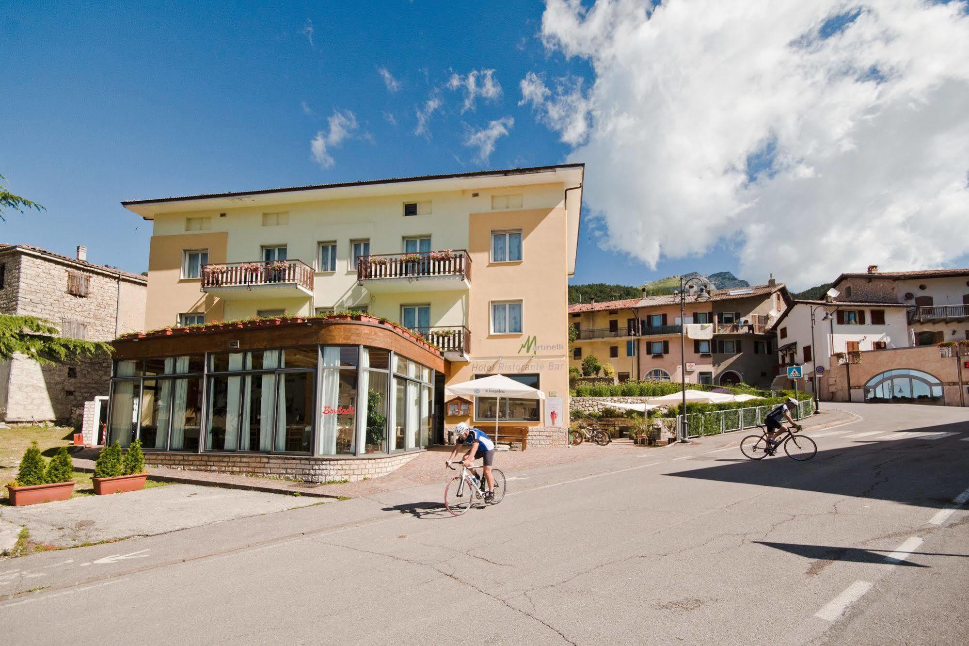 Hotel Martinelli Ronzo-Chienis Kültér fotó